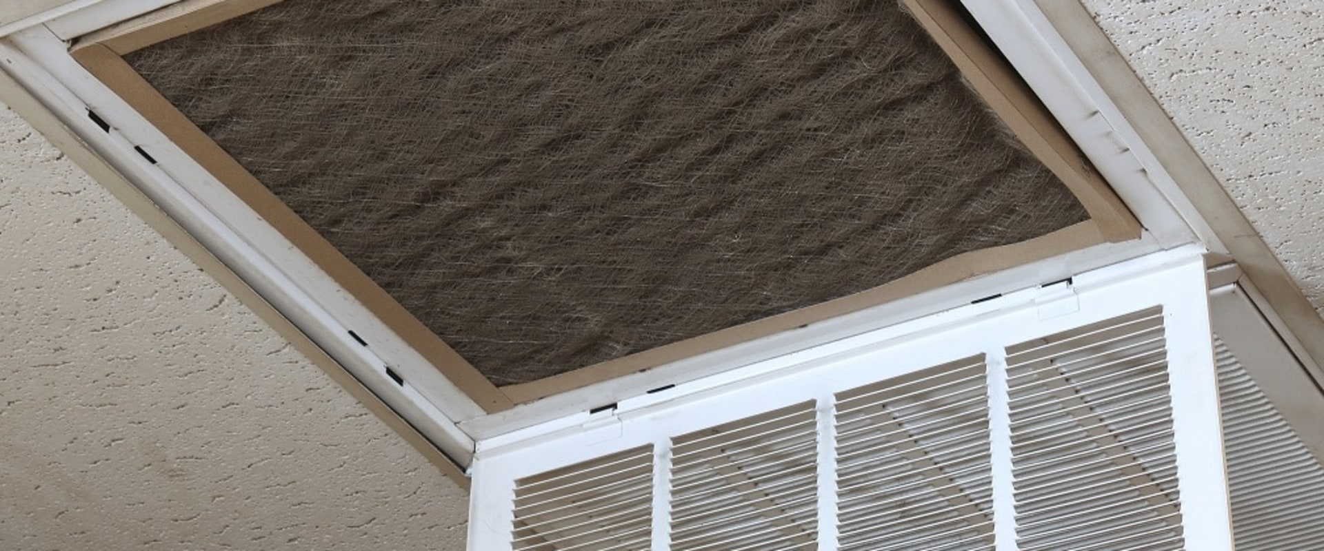 Does duct cleaning cause a mess?